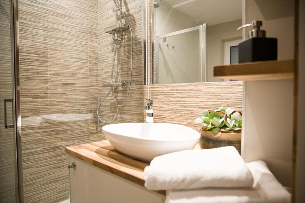Buenas Noches Villa Standing Piscine & Wellness Boncelles Exteriör bild